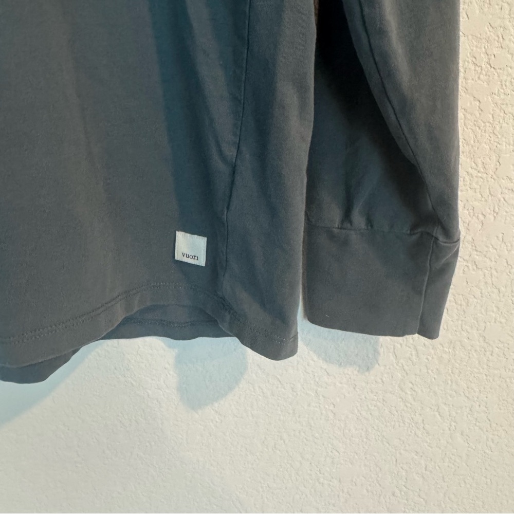 Vuori Long-Sleeve Feather Tee SZ XS - Picture 5 of 7